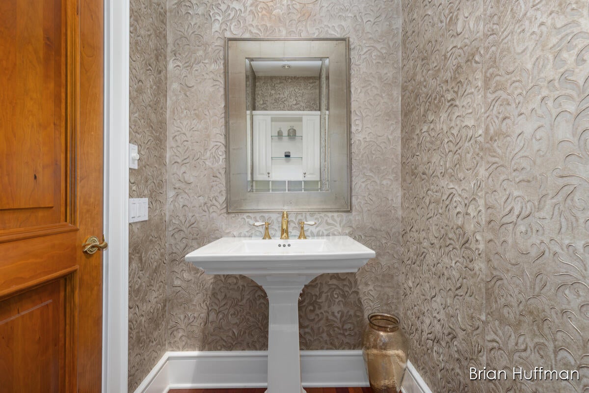 Grandville, Michigan, 49418, United States, 6 Bedrooms Bedrooms, ,9 BathroomsBathrooms,Residential,Active,1988461