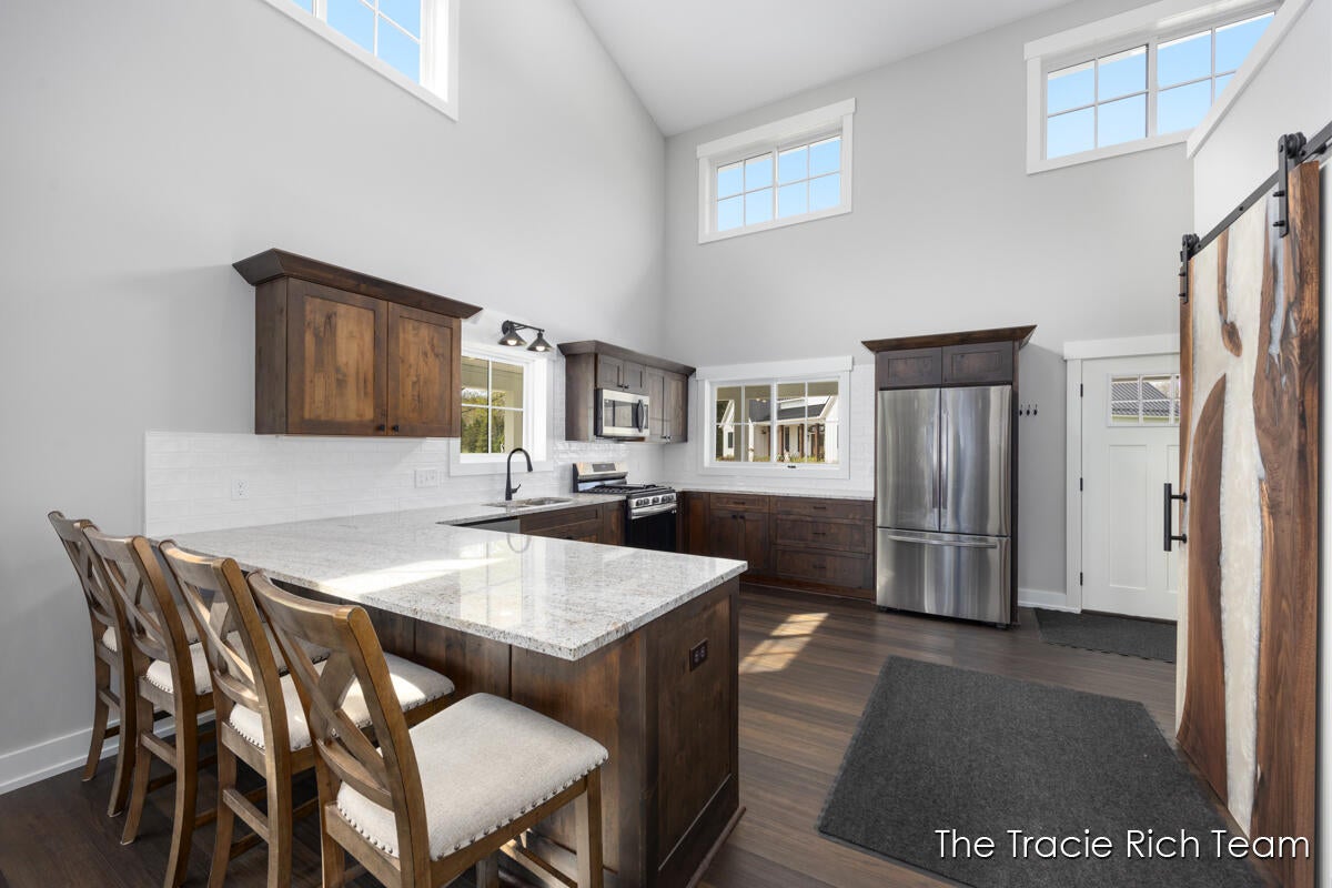 Rockford, Michigan, 49341, United States, 5 Bedrooms Bedrooms, ,5 BathroomsBathrooms,Residential,Active,1929409