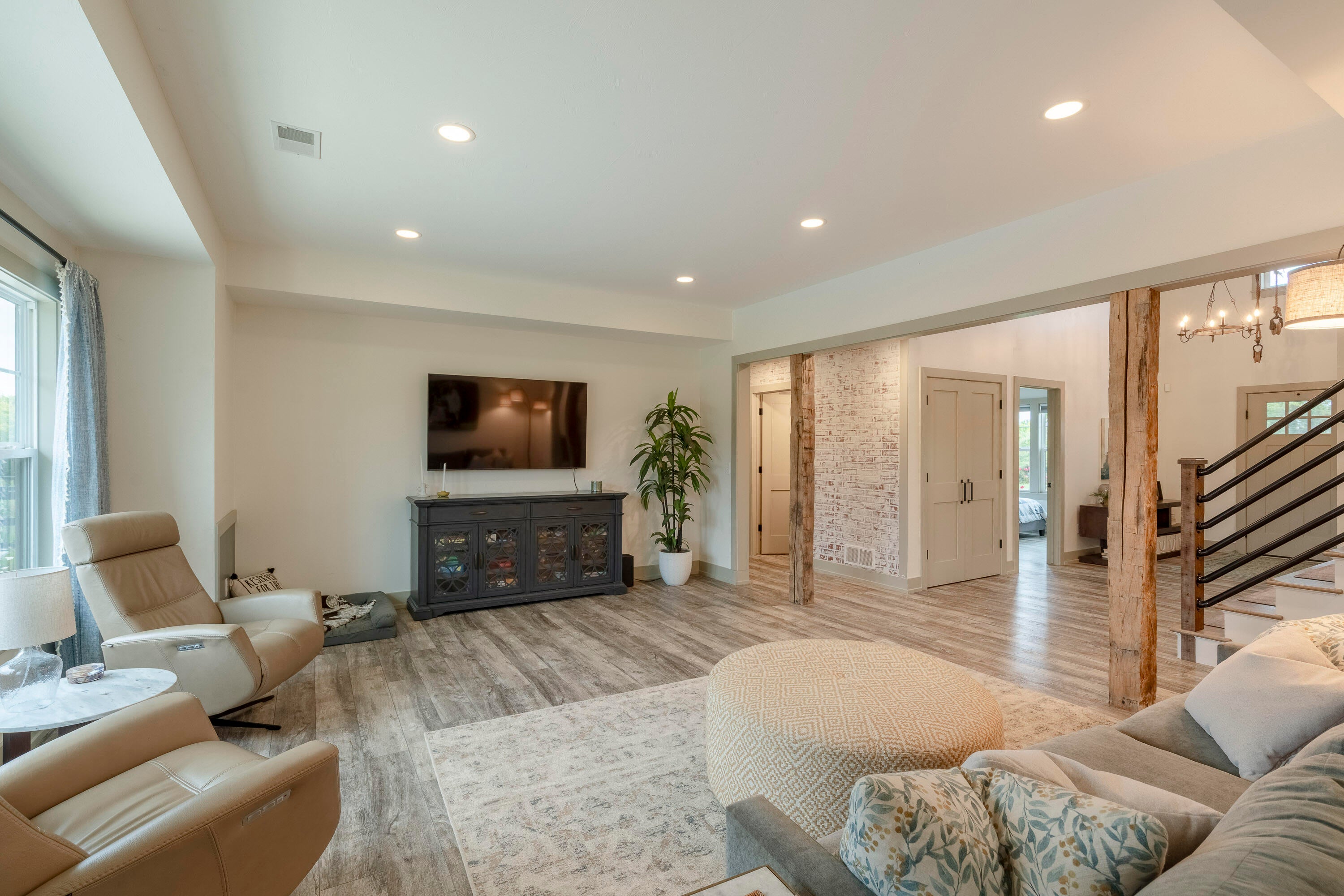 Middleville, Michigan, 49333, United States, 6 Bedrooms Bedrooms, ,3 BathroomsBathrooms,Residential,Active,2006790