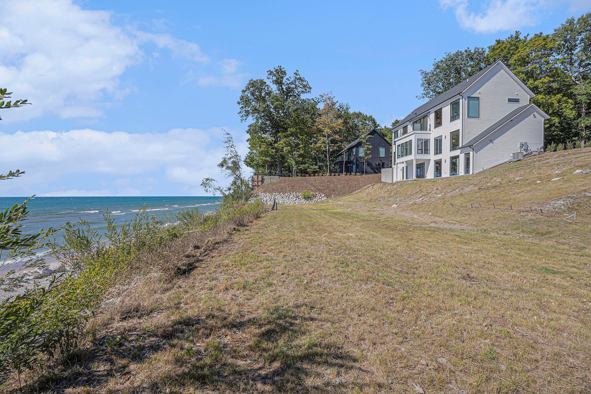 Fennville, Michigan, 49408, United States, 3 Bedrooms Bedrooms, ,4 BathroomsBathrooms,Residential,Active,1929432