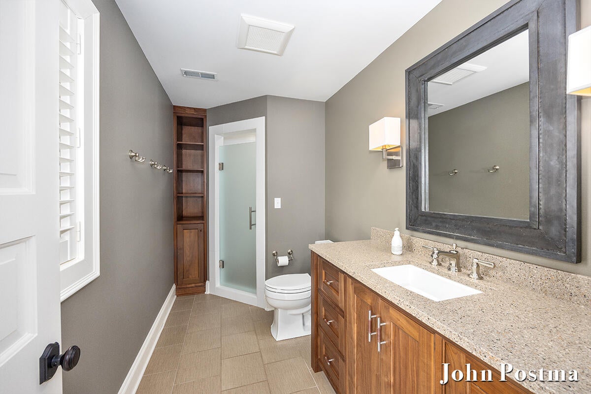 East Grand Rapids, Michigan, 49506, United States, 4 Bedrooms Bedrooms, ,6 BathroomsBathrooms,Residential,Active,2015444