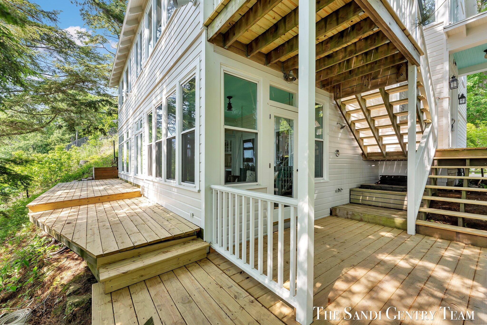 Grand Haven, Michigan, 49417, United States, ,4 BathroomsBathrooms,Residential,Active,1761642