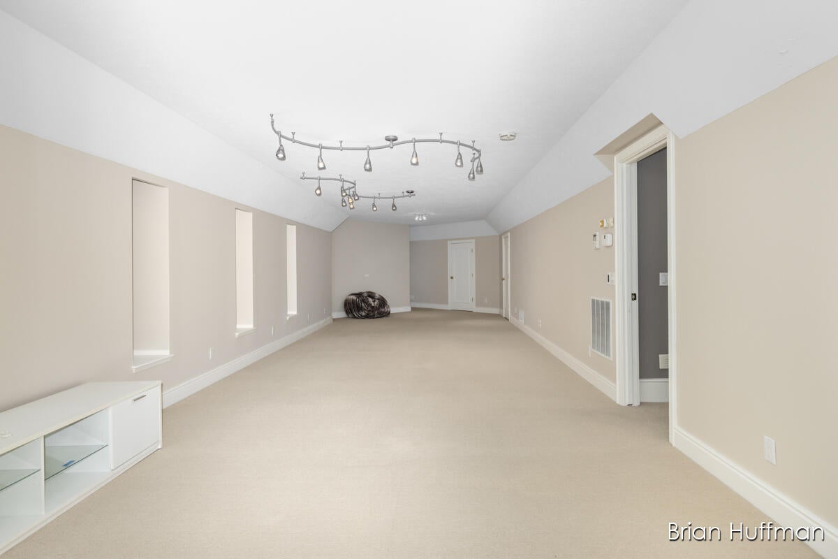 Grandville, Michigan, 49418, United States, 6 Bedrooms Bedrooms, ,9 BathroomsBathrooms,Residential,Active,1988461