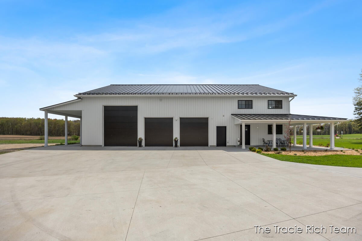 Rockford, Michigan, 49341, United States, 5 Bedrooms Bedrooms, ,5 BathroomsBathrooms,Residential,Active,1929409