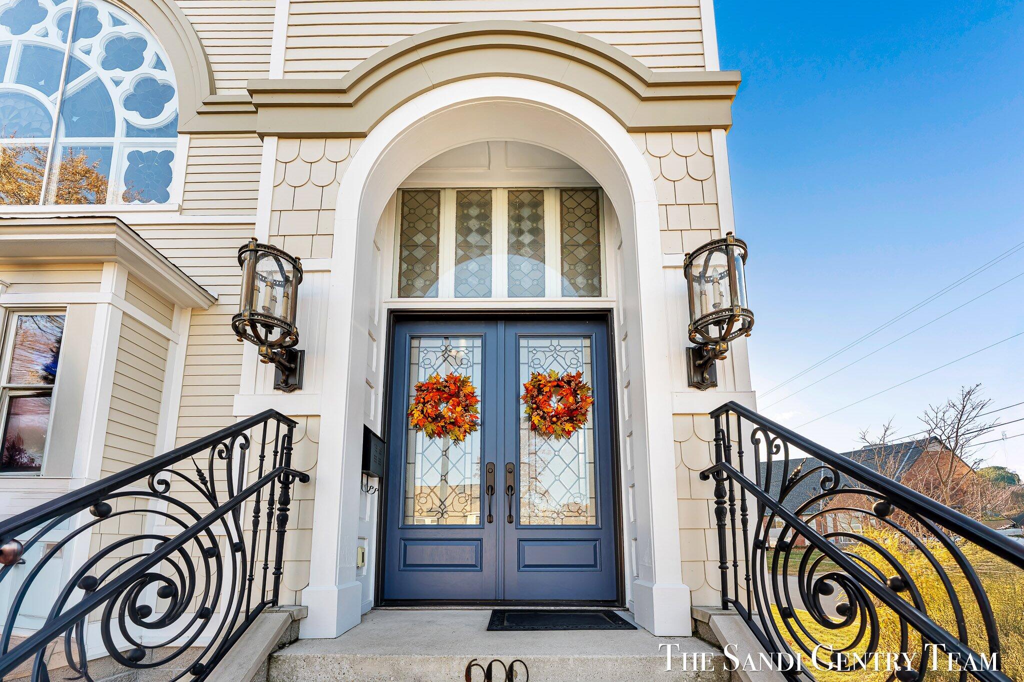 Grand Haven, Michigan, 49417, United States, 3 Bedrooms Bedrooms, ,6 BathroomsBathrooms,Residential,Active,1972168