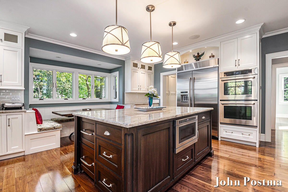 East Grand Rapids, Michigan, 49506, United States, 4 Bedrooms Bedrooms, ,6 BathroomsBathrooms,Residential,Active,2015444