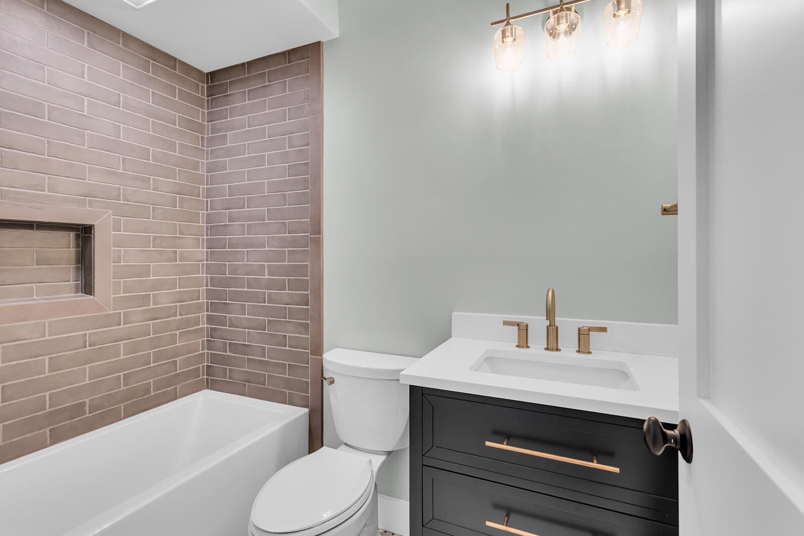 Manitou Beach, Michigan, 49253, United States, 5 Bedrooms Bedrooms, ,4 BathroomsBathrooms,Residential,Active,1989794