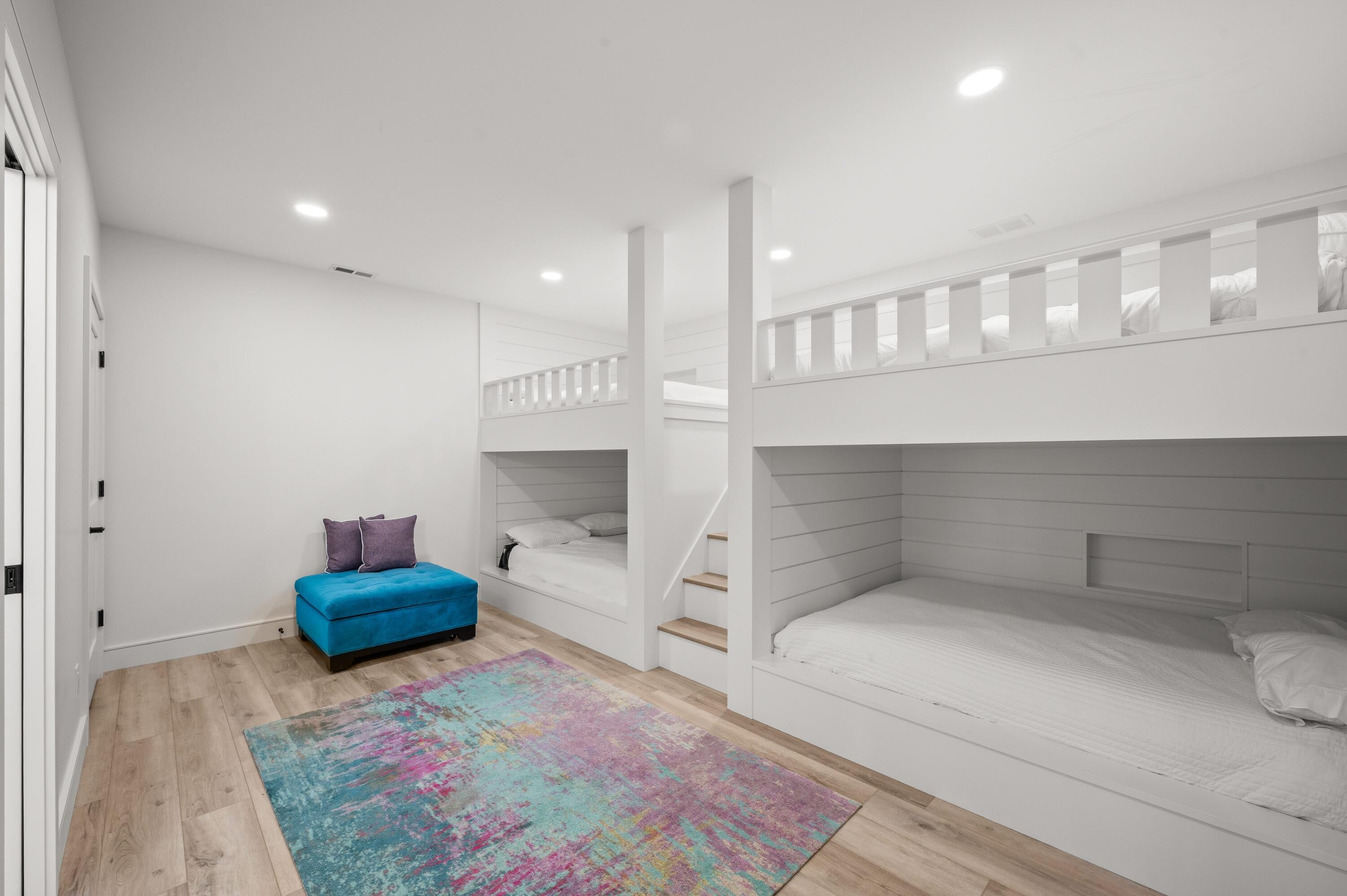 St. Joseph, Michigan, 49085, United States, 6 Bedrooms Bedrooms, ,6 BathroomsBathrooms,Residential,Active,1985598