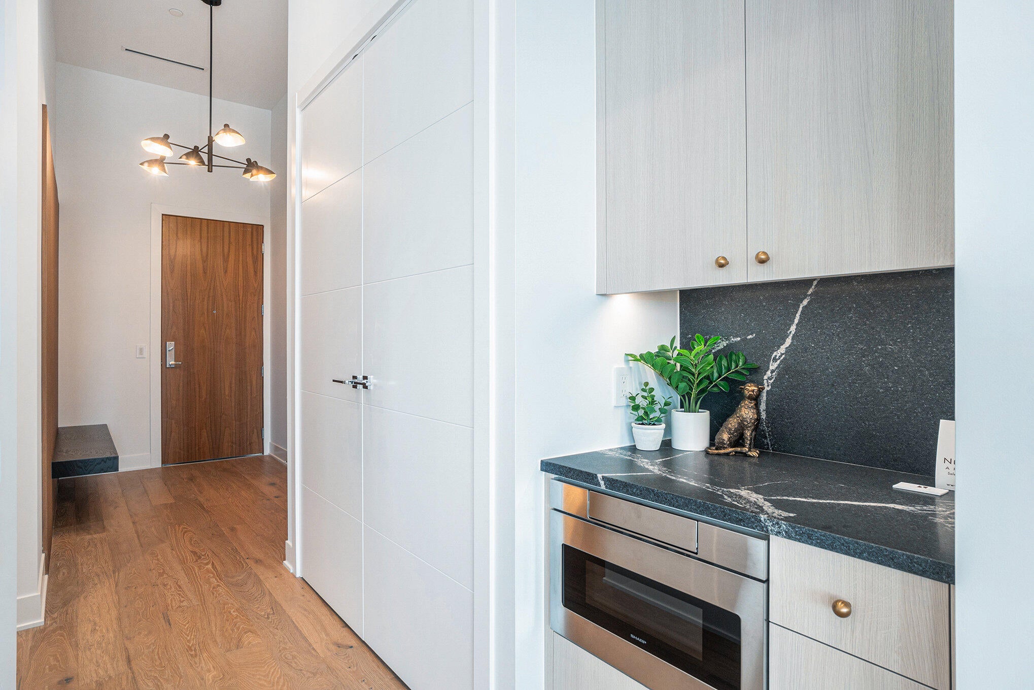 Holland, Michigan, 49423, United States, 2 Bedrooms Bedrooms, ,2 BathroomsBathrooms,Residential,Active,1953402