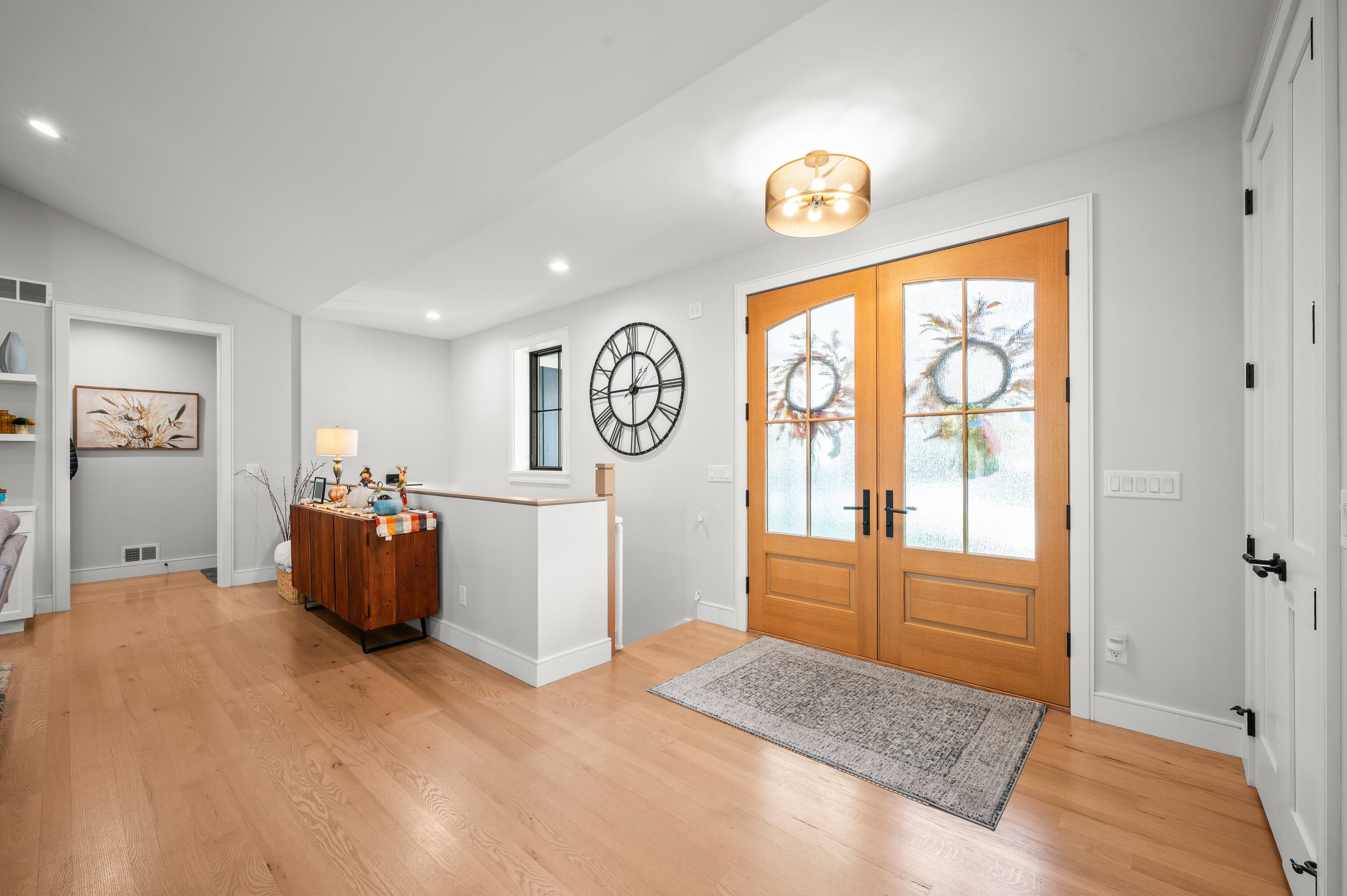 St. Joseph, Michigan, 49085, United States, 6 Bedrooms Bedrooms, ,6 BathroomsBathrooms,Residential,Active,1985598