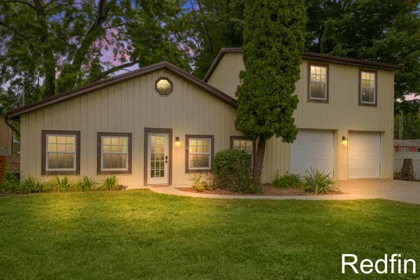 7960 LAKEWOOD DR, COLOMA, MI 49038 - Image 1