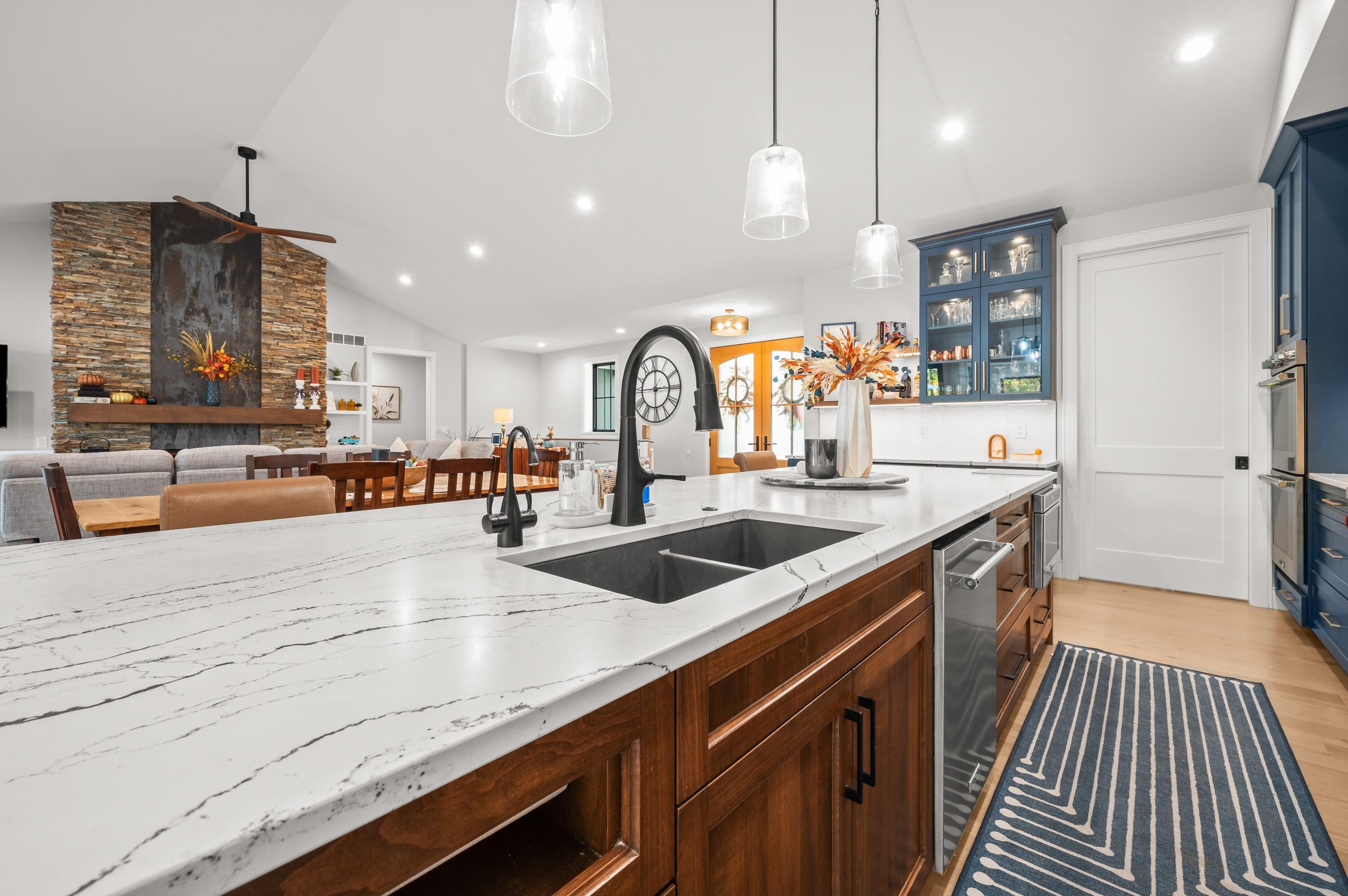 St. Joseph, Michigan, 49085, United States, 6 Bedrooms Bedrooms, ,6 BathroomsBathrooms,Residential,Active,1985598