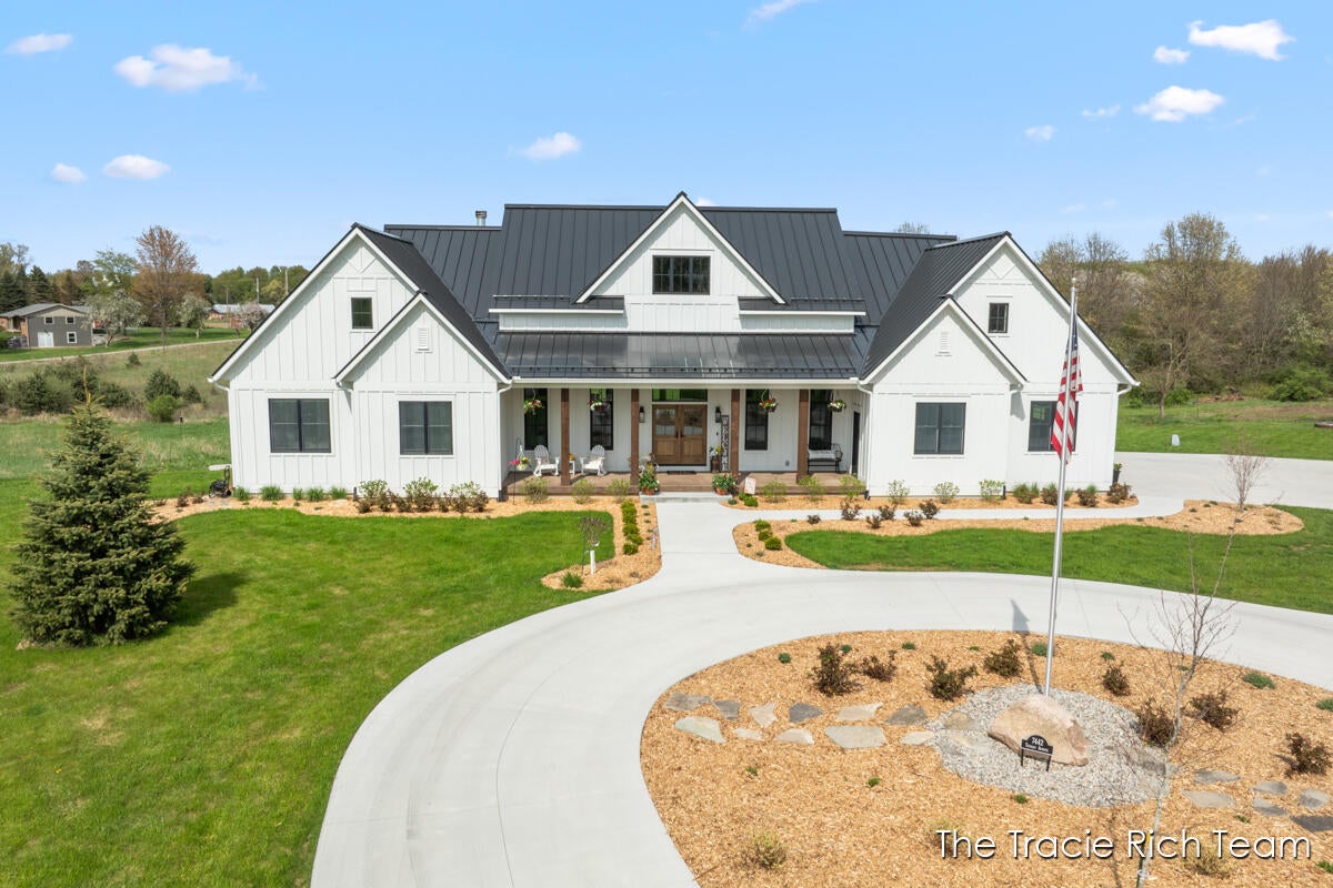 Rockford, Michigan, 49341, United States, 5 Bedrooms Bedrooms, ,5 BathroomsBathrooms,Residential,Active,1929409