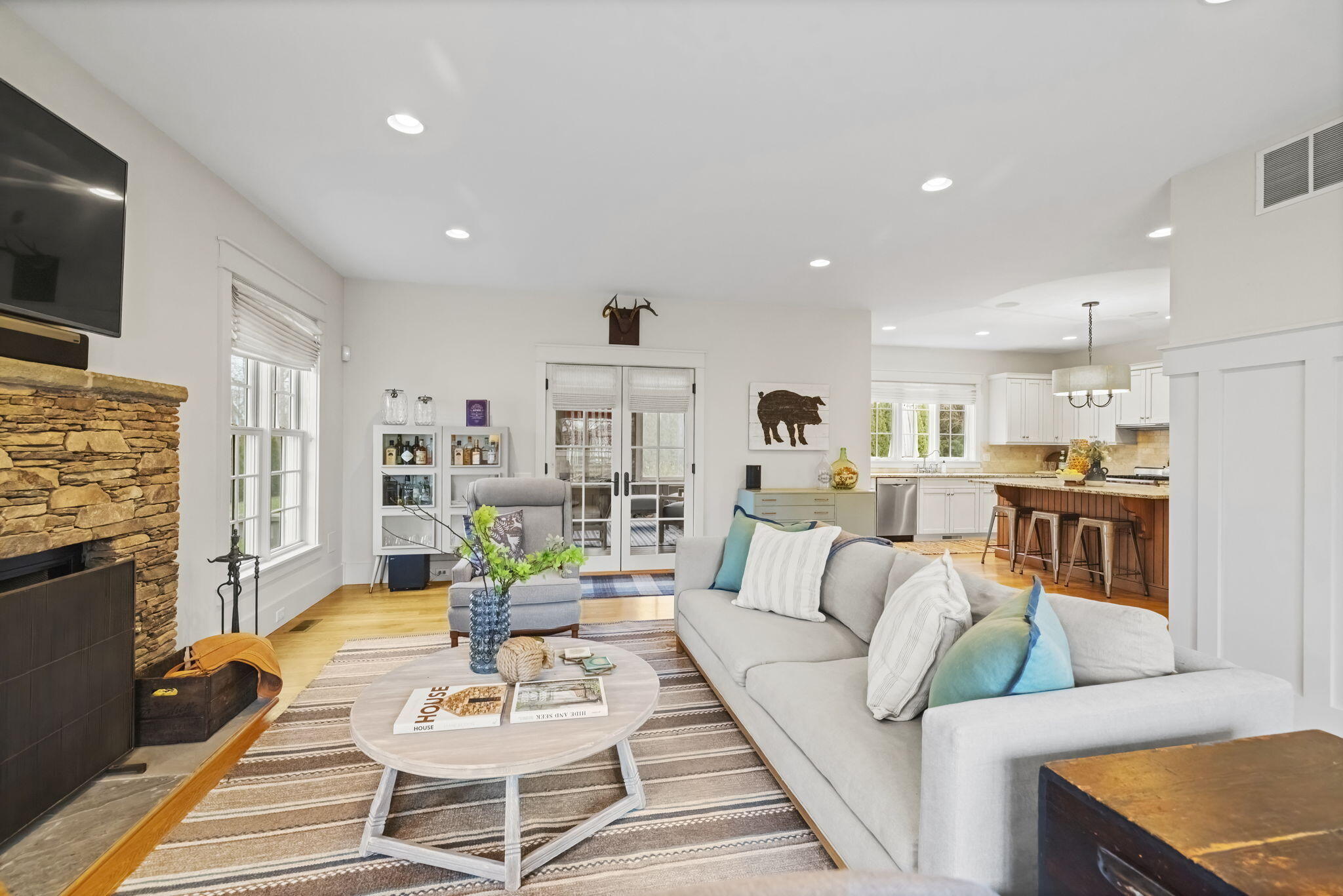 New Buffalo, Michigan, 49117, United States, 4 Bedrooms Bedrooms, ,3 BathroomsBathrooms,Residential,Active,2009867