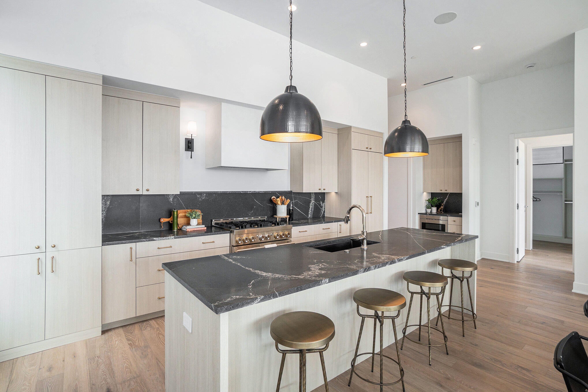 Holland, Michigan, 49423, United States, 2 Bedrooms Bedrooms, ,2 BathroomsBathrooms,Residential,Active,1953402