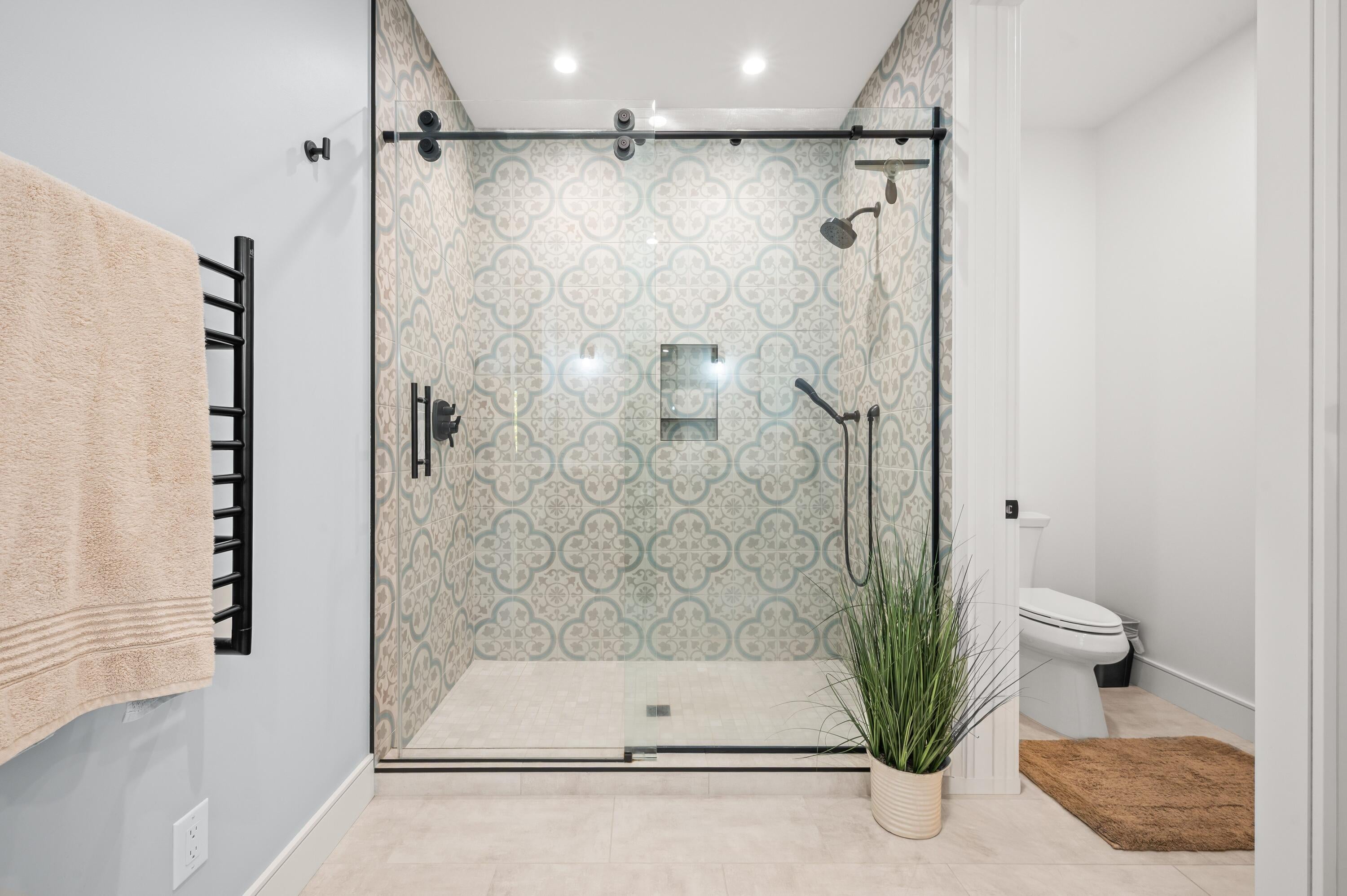 St. Joseph, Michigan, 49085, United States, 6 Bedrooms Bedrooms, ,6 BathroomsBathrooms,Residential,Active,1985598