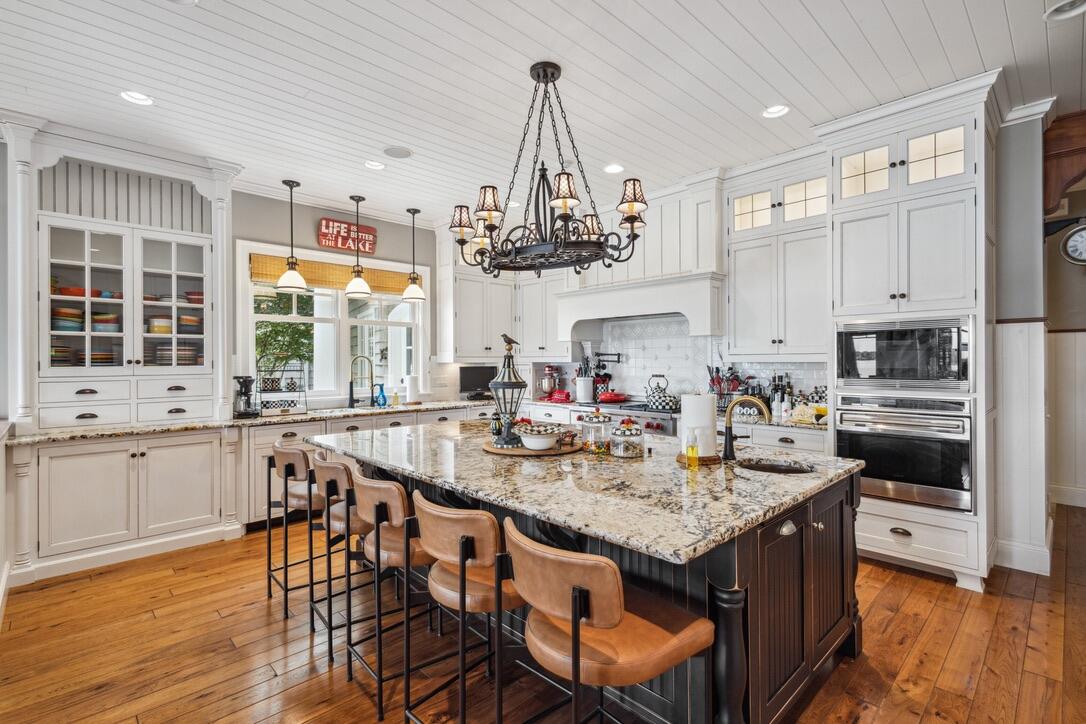 White Pigeon, Michigan, 49099, United States, 9 Bedrooms Bedrooms, ,9 BathroomsBathrooms,Residential,Active,1849554