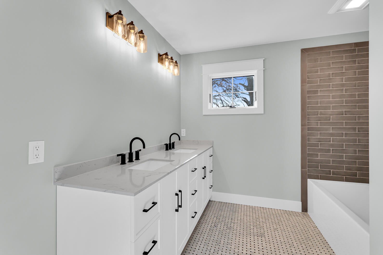 Manitou Beach, Michigan, 49253, United States, 5 Bedrooms Bedrooms, ,4 BathroomsBathrooms,Residential,Active,1989794