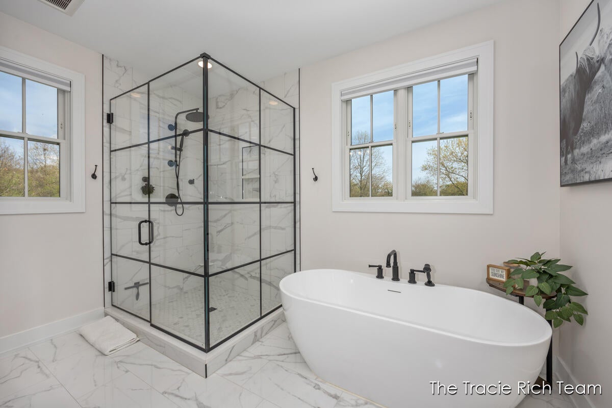 Rockford, Michigan, 49341, United States, 5 Bedrooms Bedrooms, ,5 BathroomsBathrooms,Residential,Active,1929409