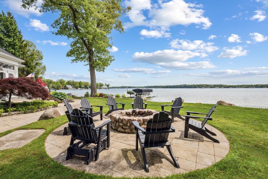 White Pigeon, Michigan, 49099, United States, 9 Bedrooms Bedrooms, ,9 BathroomsBathrooms,Residential,Active,1849554