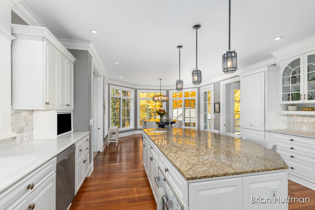 Grandville, Michigan, 49418, United States, 6 Bedrooms Bedrooms, ,9 BathroomsBathrooms,Residential,Active,1988461