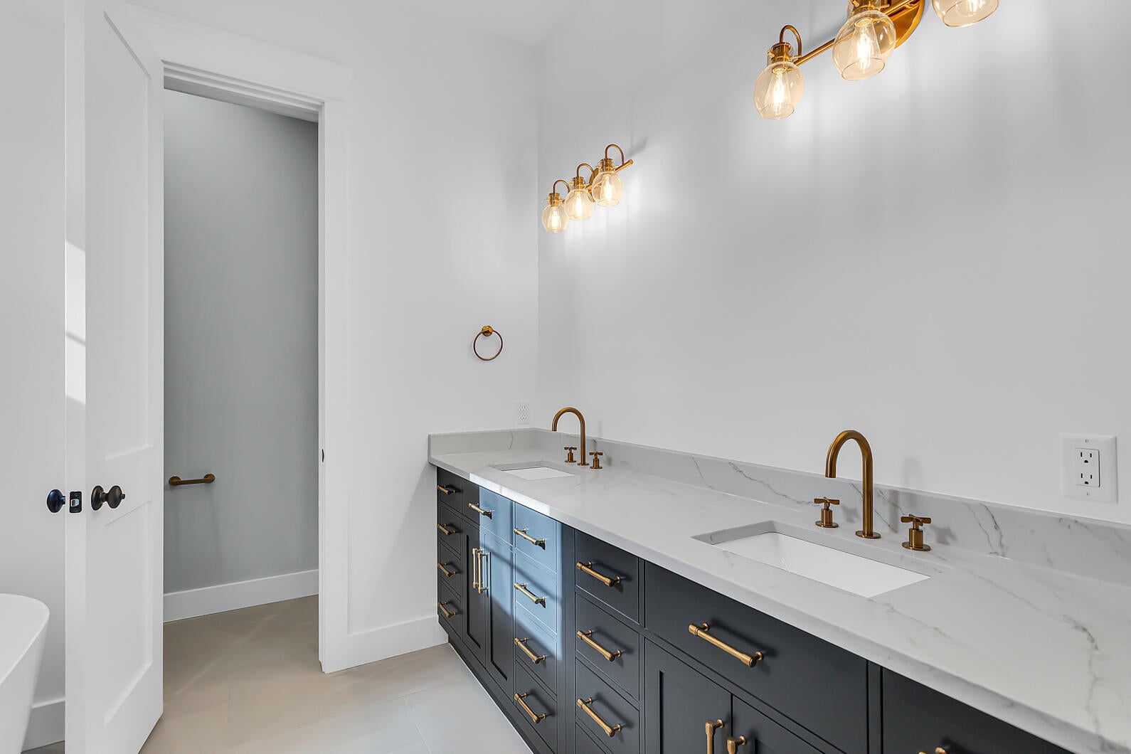 Manitou Beach, Michigan, 49253, United States, 5 Bedrooms Bedrooms, ,4 BathroomsBathrooms,Residential,Active,1989794