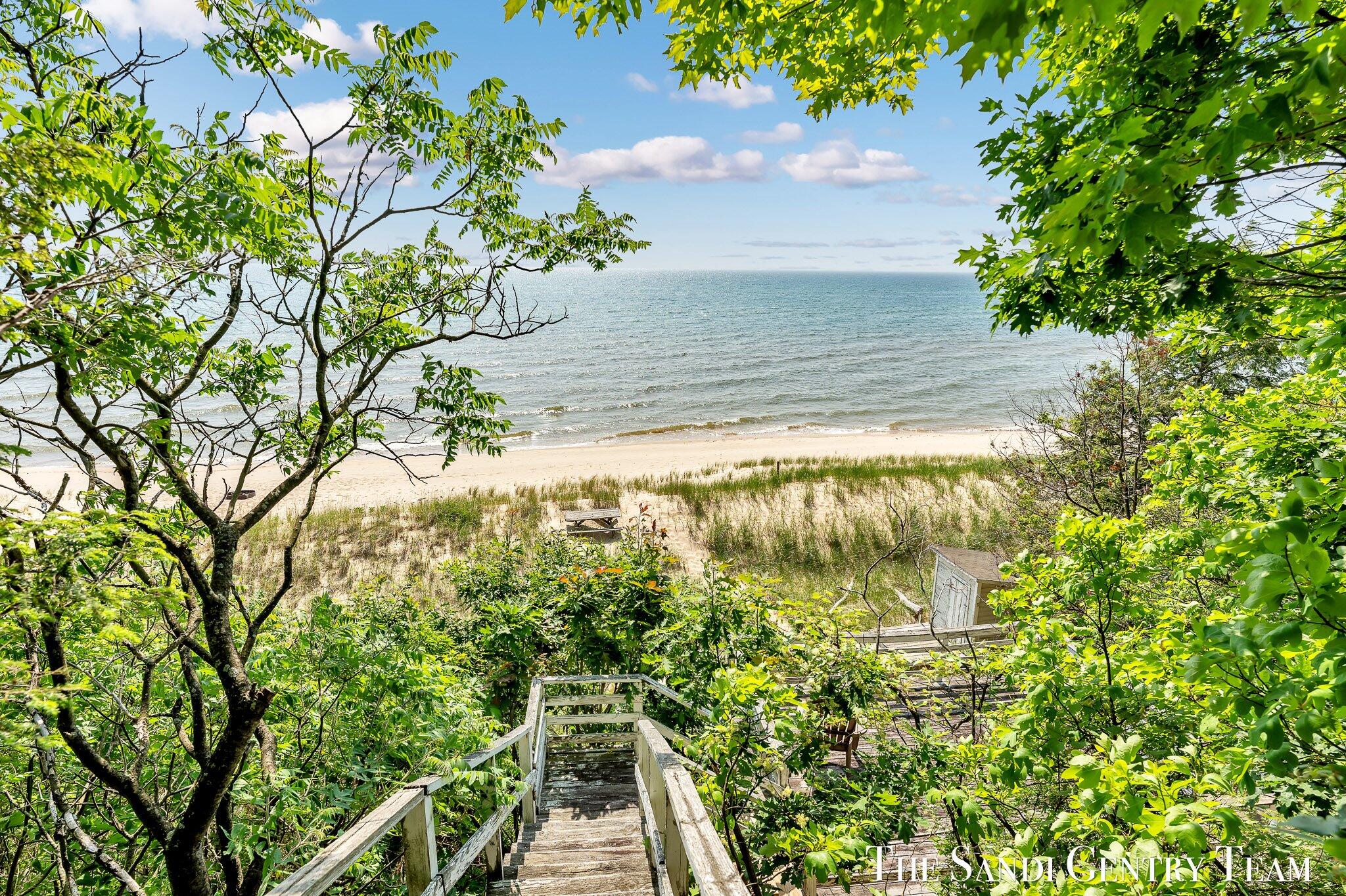 Grand Haven, Michigan, 49417, United States, ,4 BathroomsBathrooms,Residential,Active,1761642