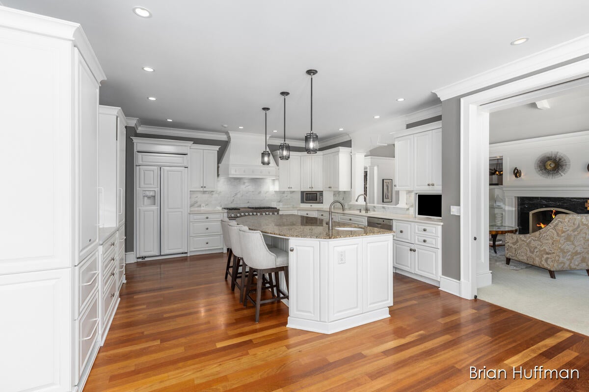 Grandville, Michigan, 49418, United States, 6 Bedrooms Bedrooms, ,9 BathroomsBathrooms,Residential,Active,1988461