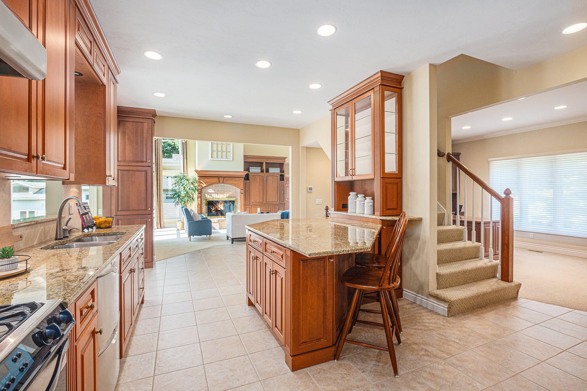 Holland, Michigan, 49423, United States, 4 Bedrooms Bedrooms, ,4 BathroomsBathrooms,Residential,Active,1914588