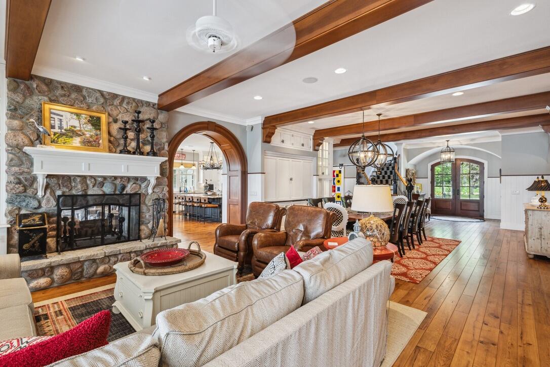 White Pigeon, Michigan, 49099, United States, 9 Bedrooms Bedrooms, ,9 BathroomsBathrooms,Residential,Active,1849554