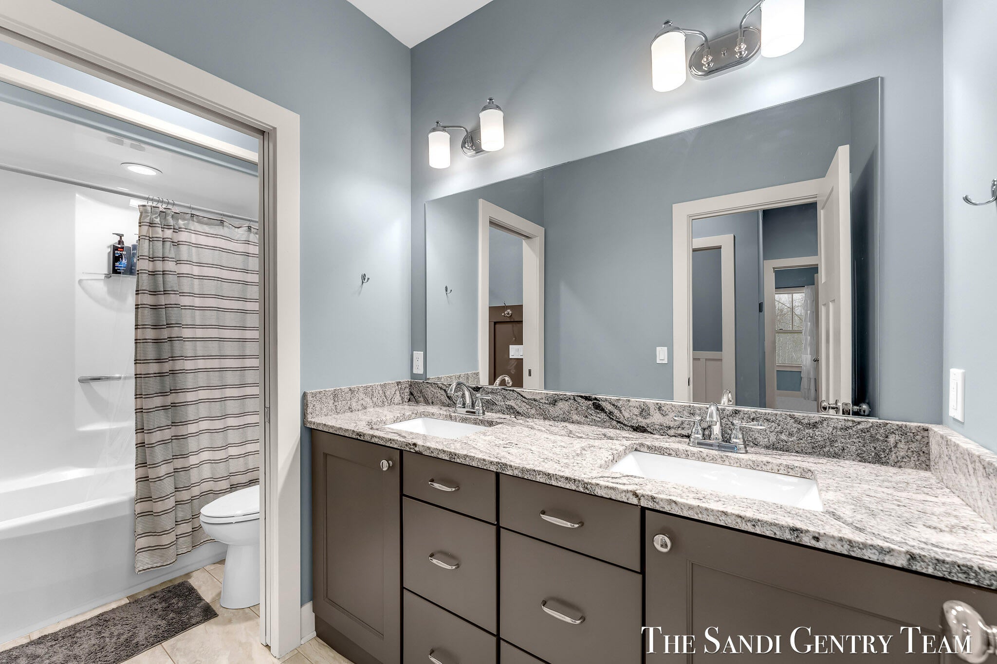 West Olive, Michigan, 49460, United States, 4 Bedrooms Bedrooms, ,4 BathroomsBathrooms,Residential,Active,2001073