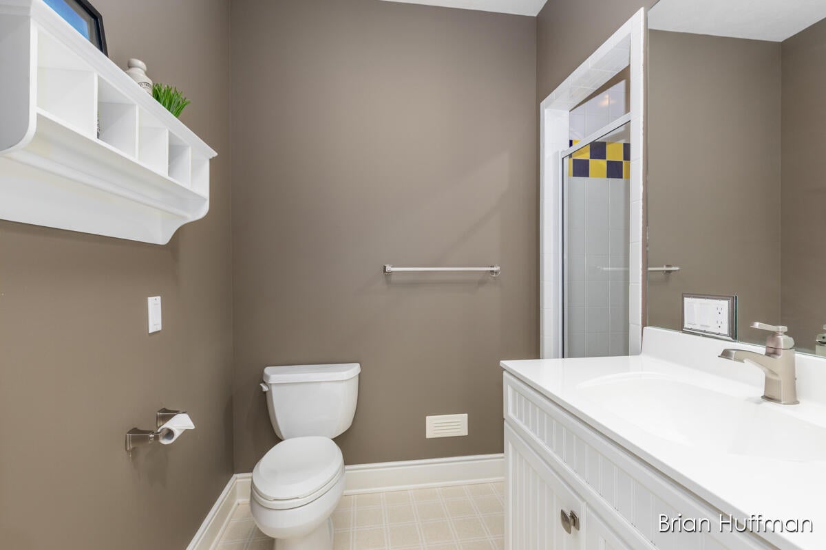 Grandville, Michigan, 49418, United States, 6 Bedrooms Bedrooms, ,9 BathroomsBathrooms,Residential,Active,1988461