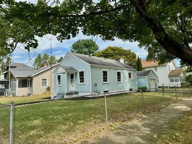 801 SEYMOUR AVE, JACKSON, MI 49202, photo 1 of 37