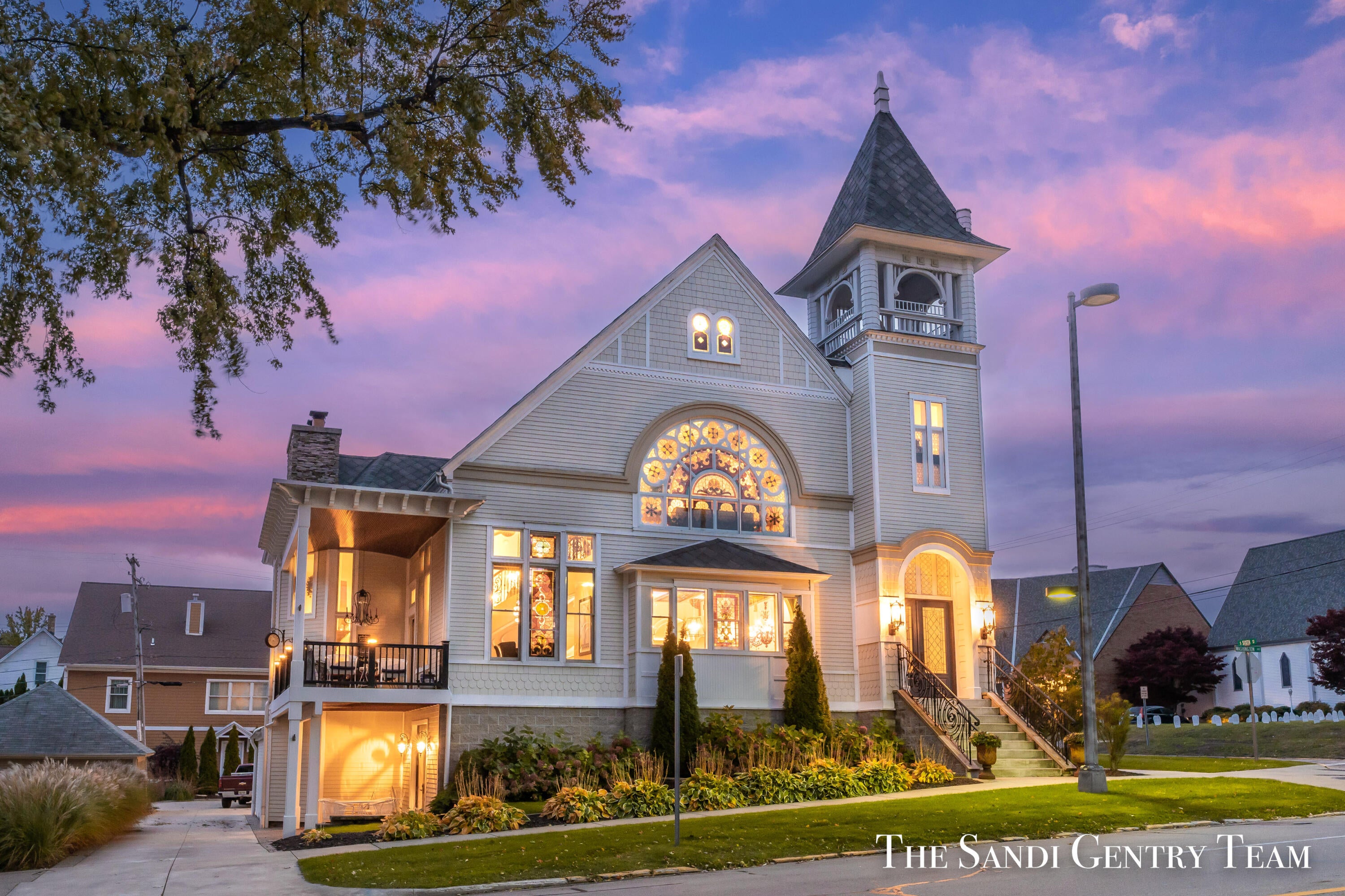 Grand Haven, Michigan, 49417, United States, 3 Bedrooms Bedrooms, ,6 BathroomsBathrooms,Residential,Active,1972168