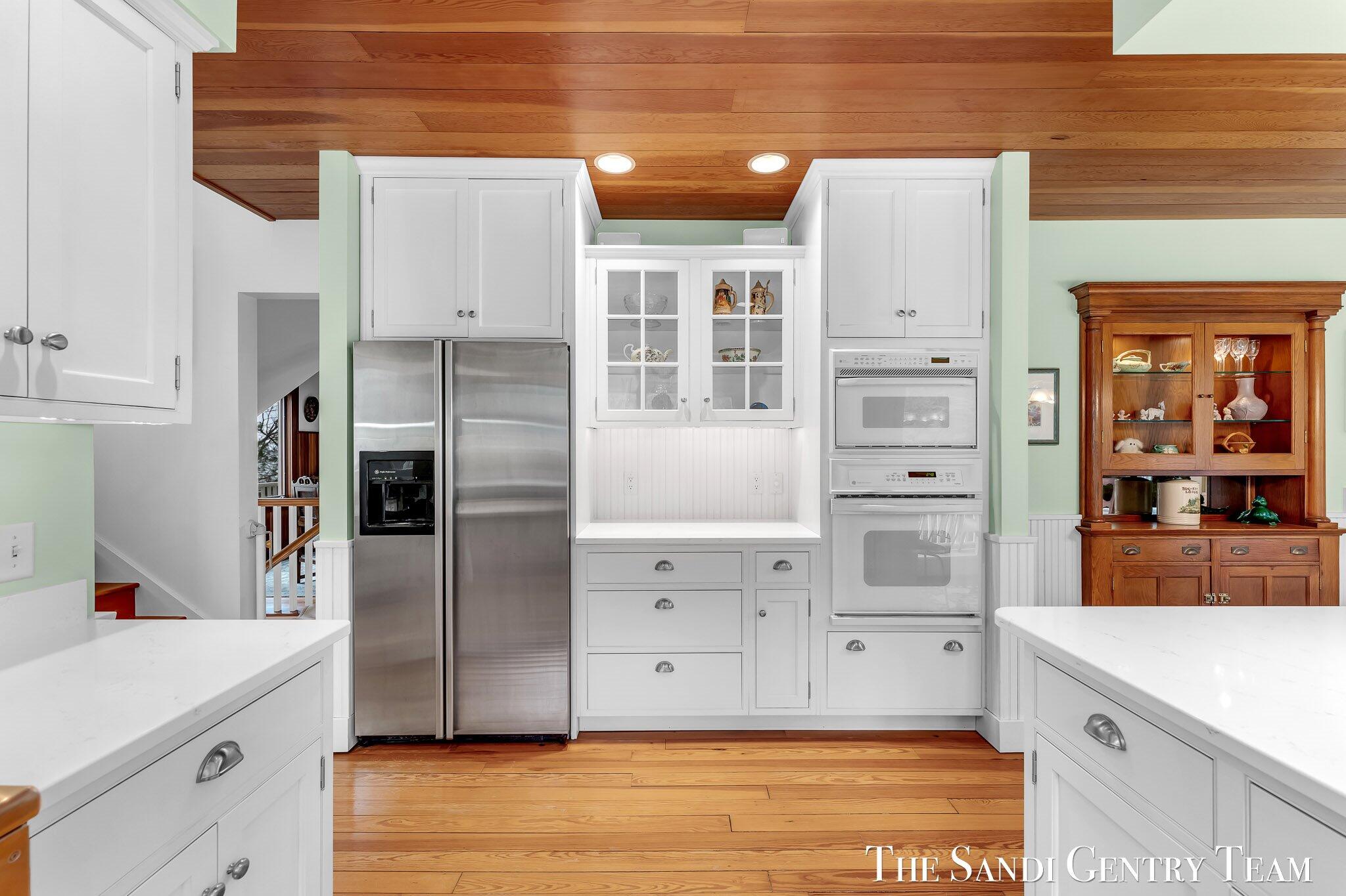 Grand Haven, Michigan, 49417, United States, ,4 BathroomsBathrooms,Residential,Active,1761642