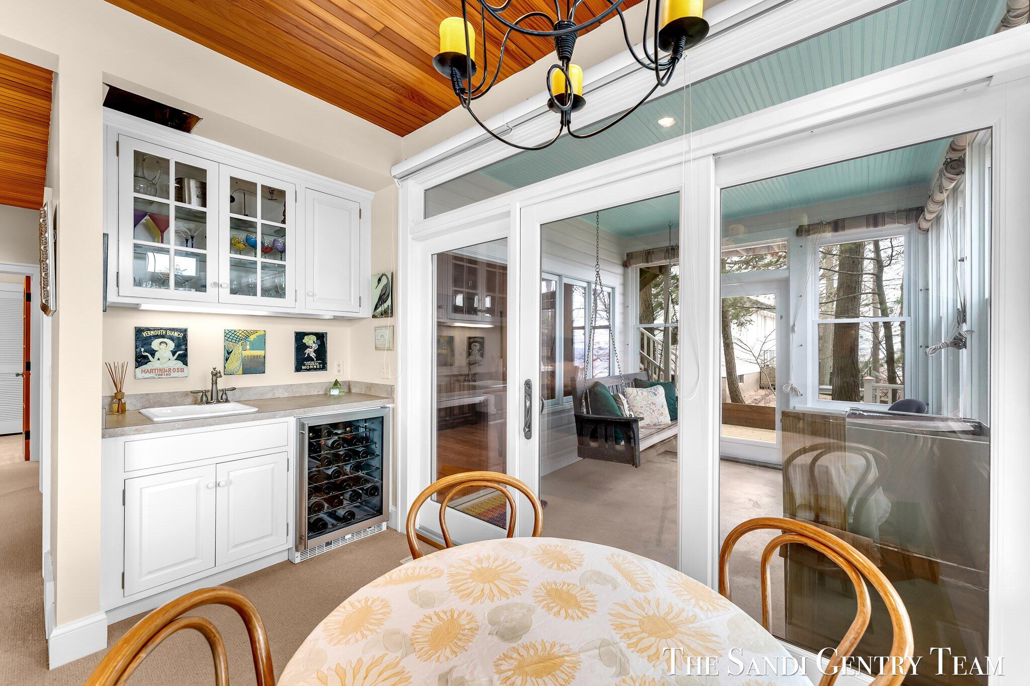 Grand Haven, Michigan, 49417, United States, ,4 BathroomsBathrooms,Residential,Active,1761642