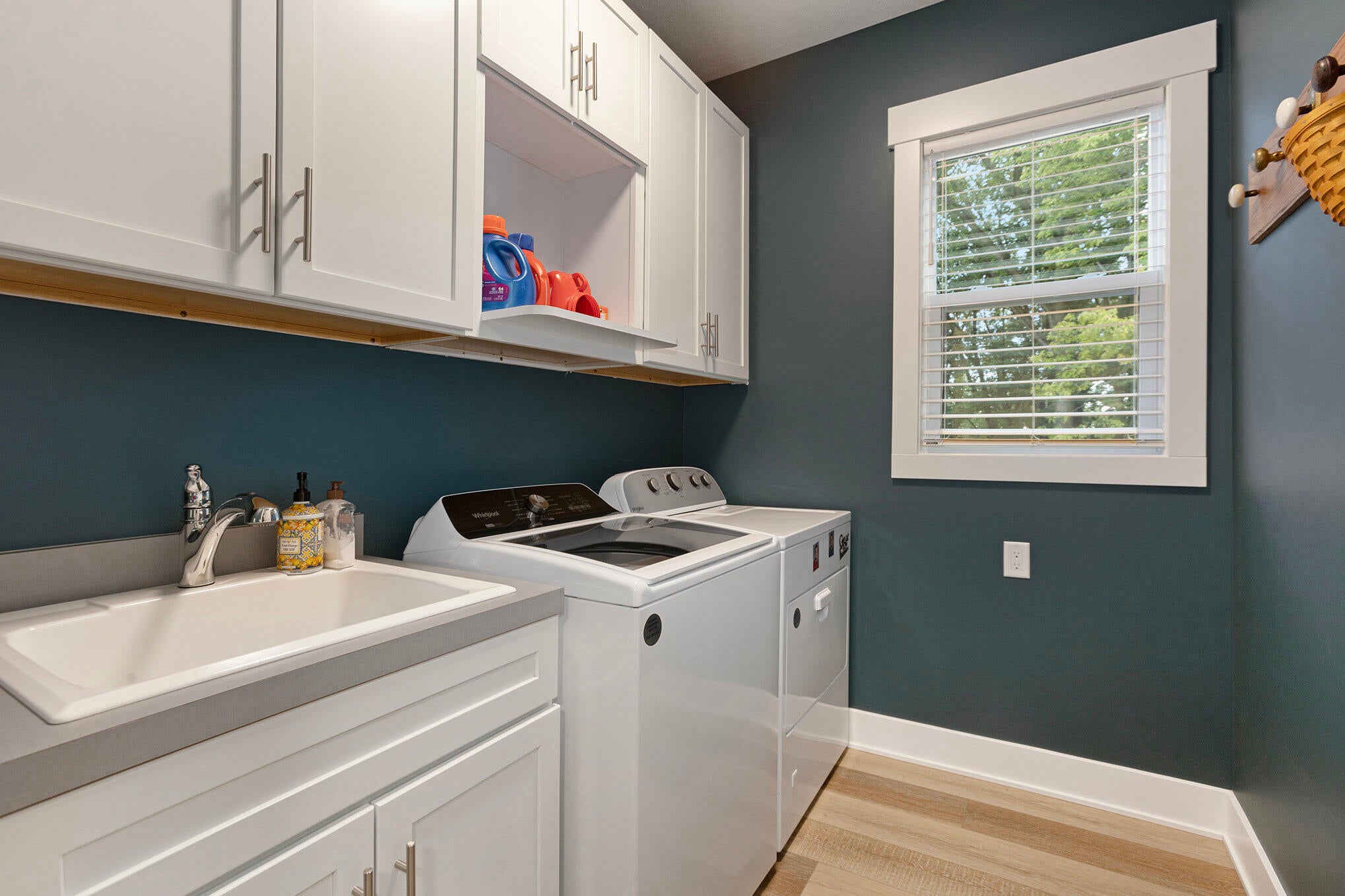 Grand Rapids, Michigan, 49525, United States, 4 Bedrooms Bedrooms, ,4 BathroomsBathrooms,Residential,Active,1987274