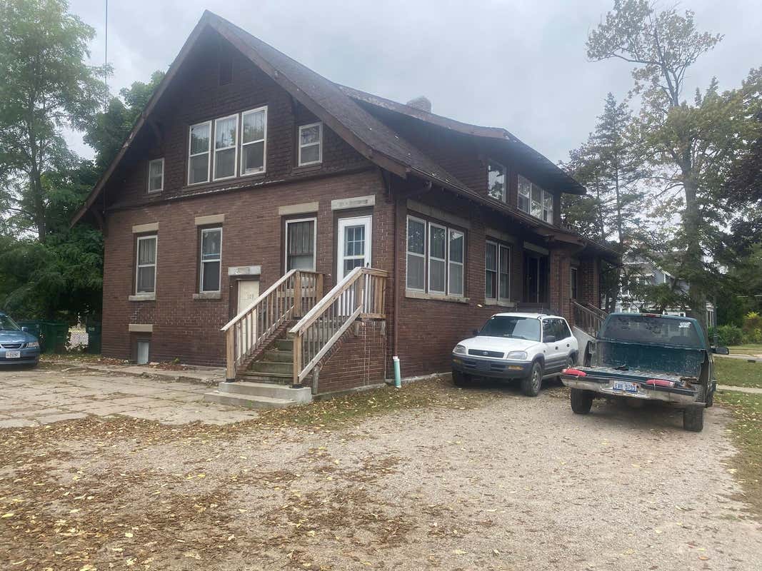 109 W Illinois St