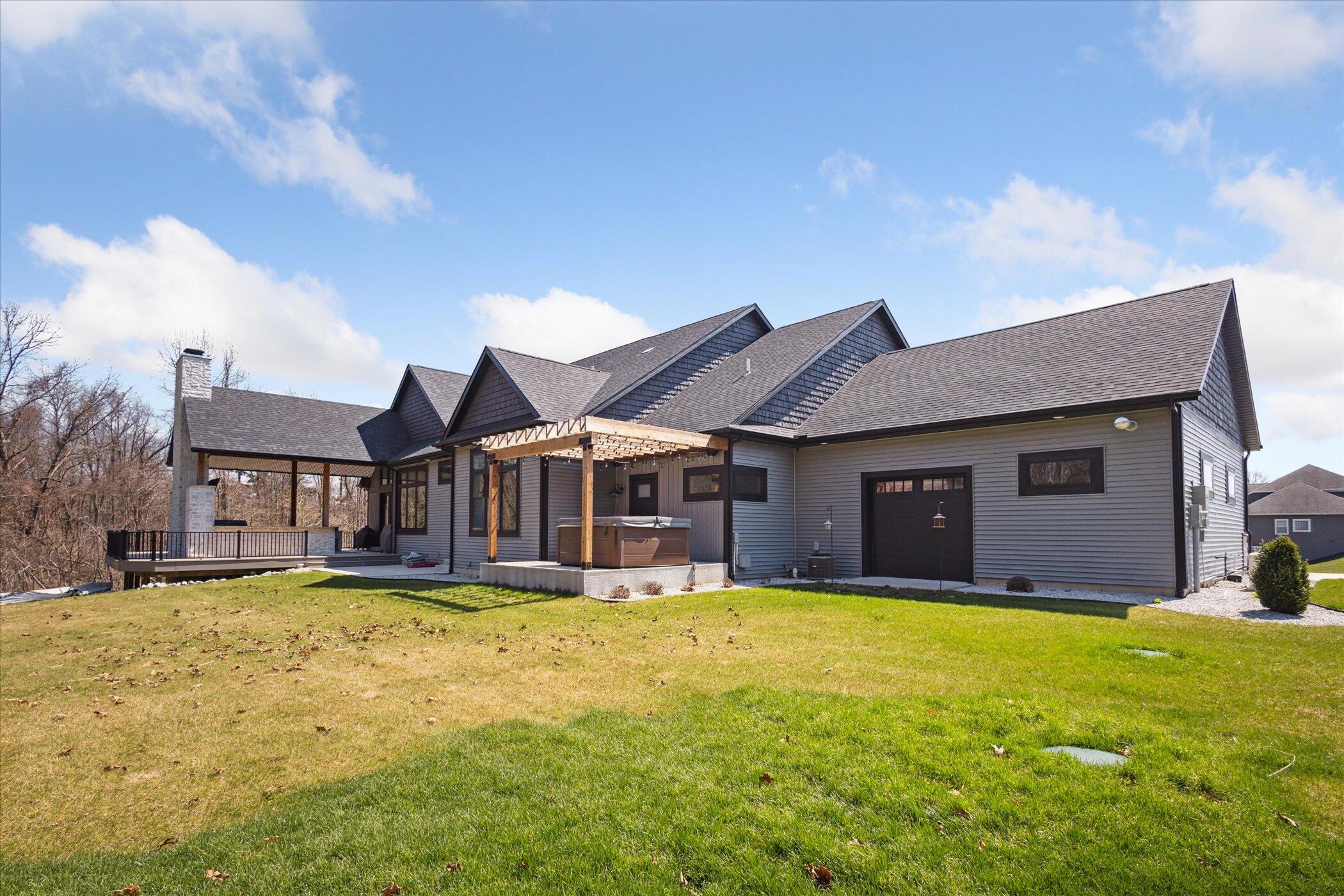 Niles, Michigan, 49120, United States, 5 Bedrooms Bedrooms, ,5 BathroomsBathrooms,Residential,Active,1769298