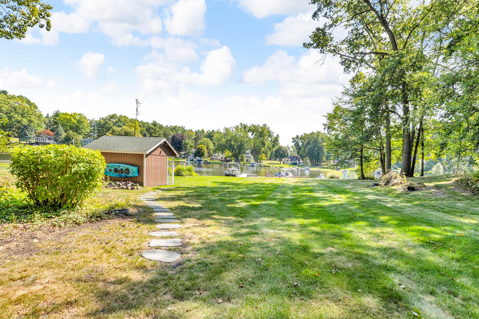 Horton, Michigan, 49246, United States, 5 Bedrooms Bedrooms, ,3 BathroomsBathrooms,Residential,Active,1944098