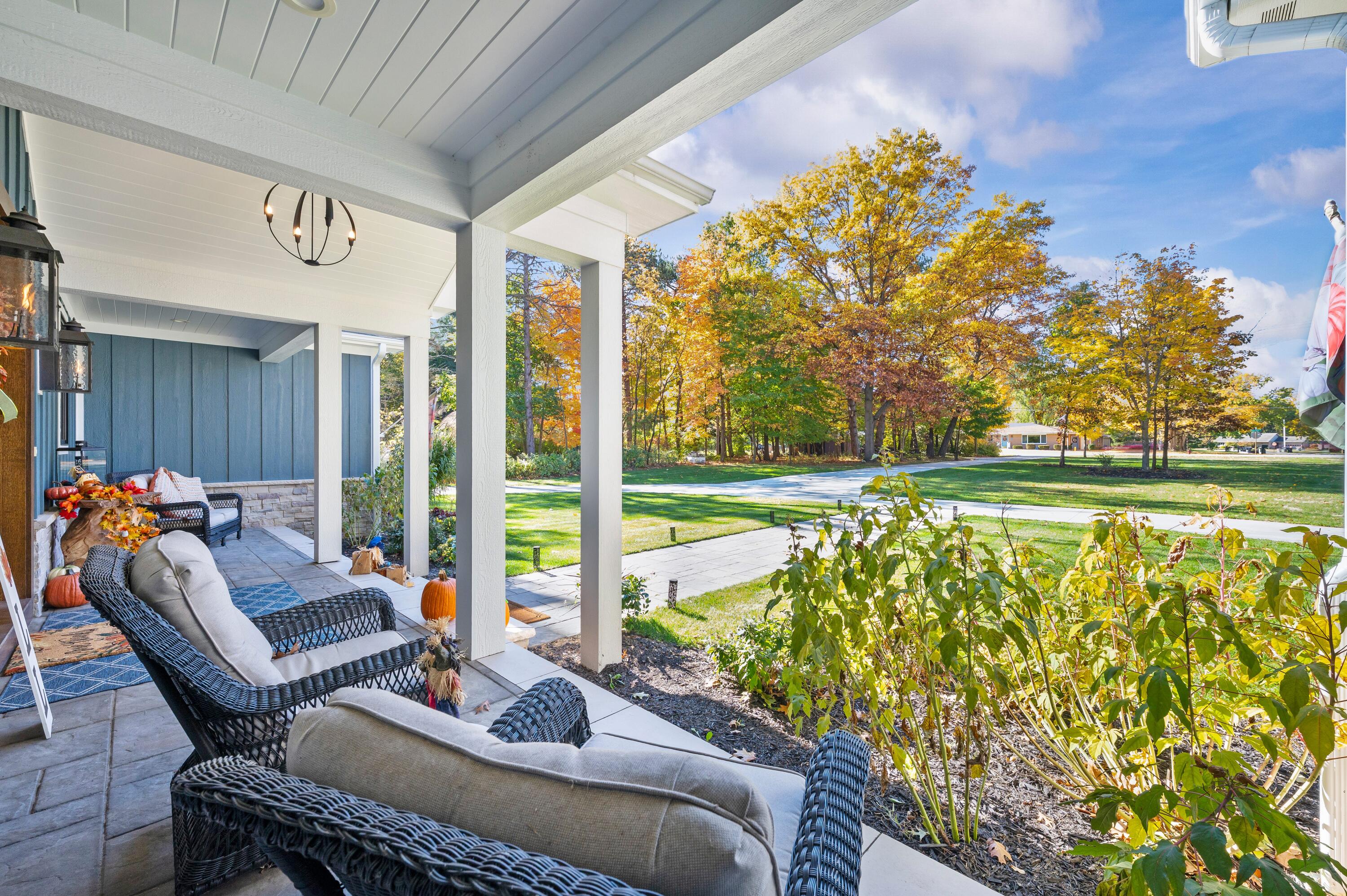 St. Joseph, Michigan, 49085, United States, 6 Bedrooms Bedrooms, ,6 BathroomsBathrooms,Residential,Active,1985598