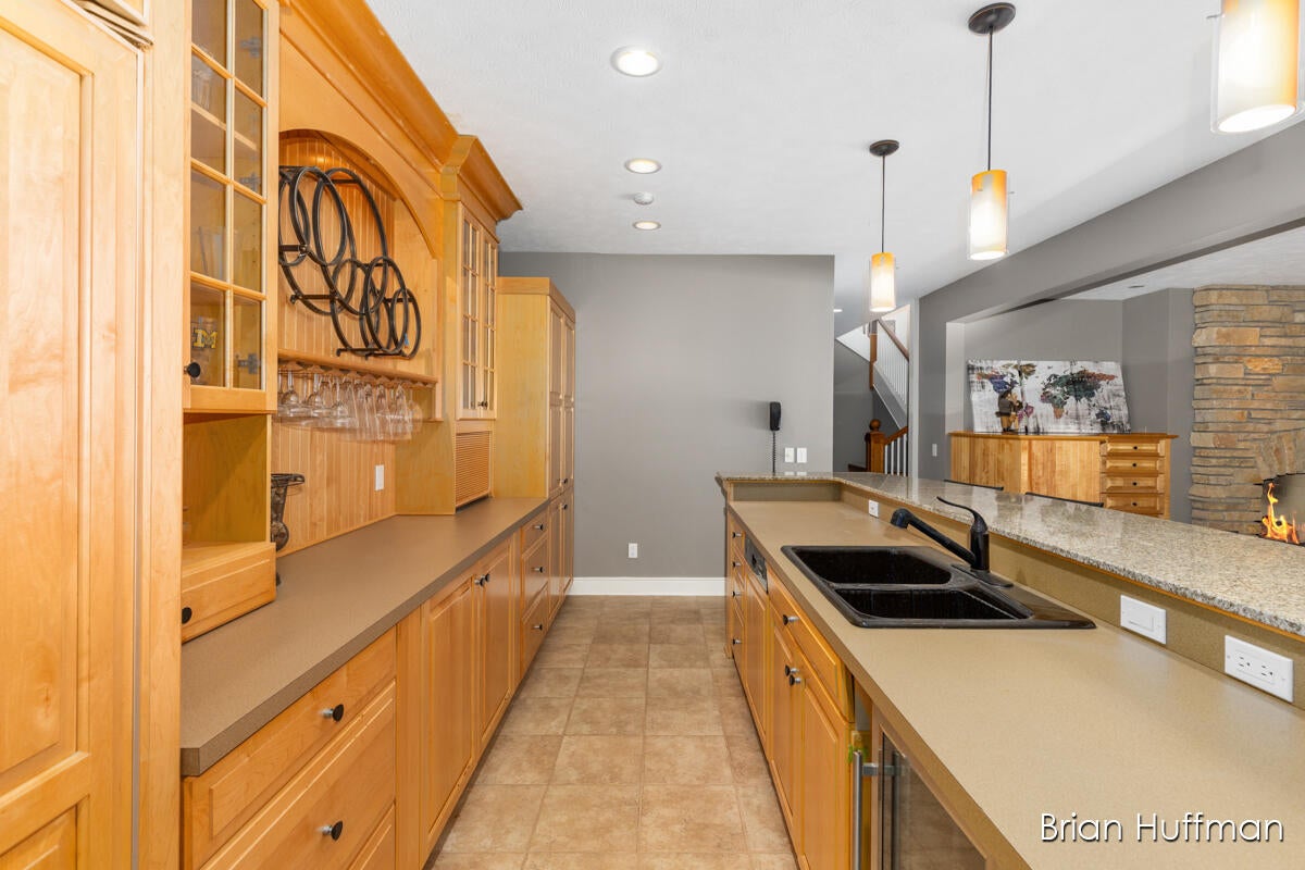 Grandville, Michigan, 49418, United States, 6 Bedrooms Bedrooms, ,9 BathroomsBathrooms,Residential,Active,1988461