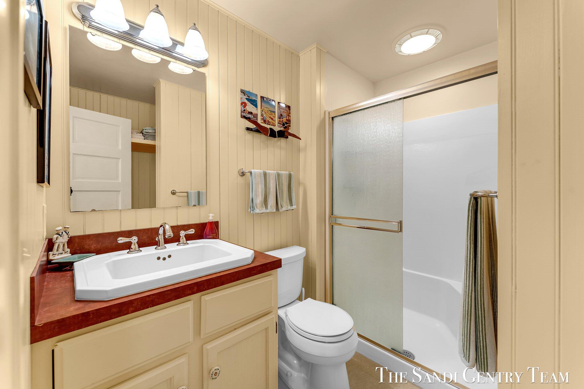 Grand Haven, Michigan, 49417, United States, ,4 BathroomsBathrooms,Residential,Active,1761642