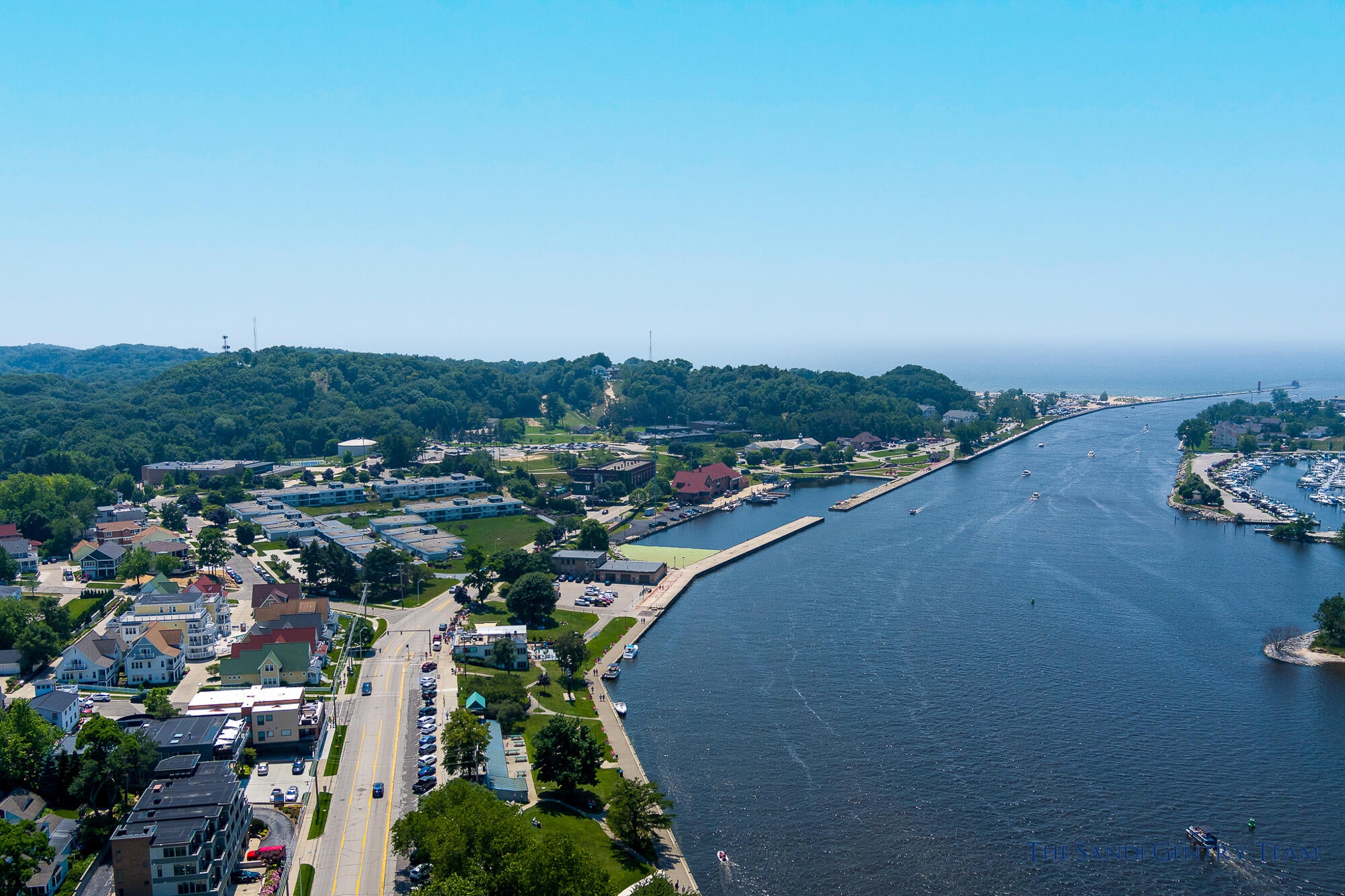 Grand Haven, Michigan, 49417, United States, 2 Bedrooms Bedrooms, ,2 BathroomsBathrooms,Residential,Active,2007339