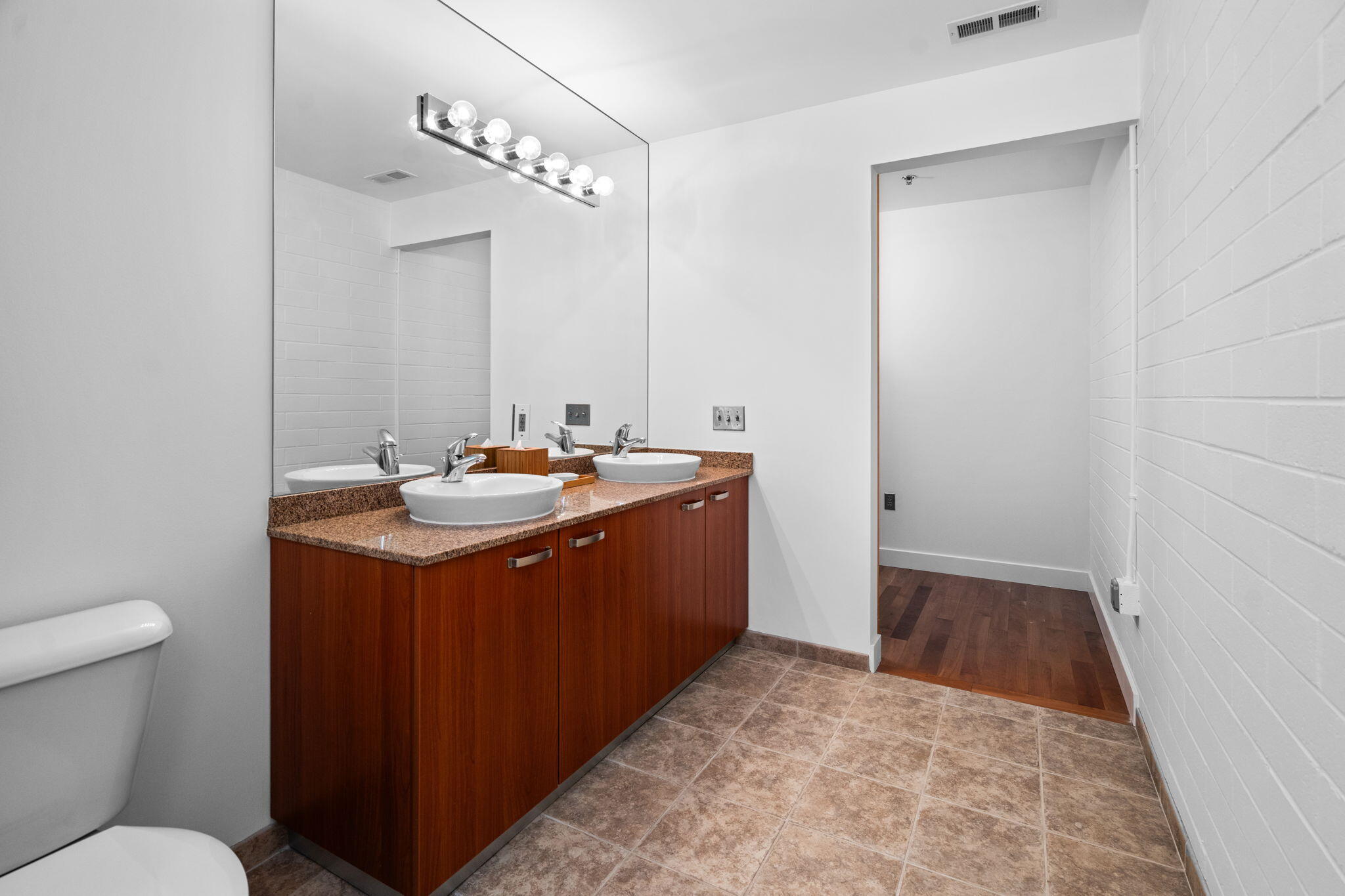 Ann Arbor, Michigan, 48104, United States, 3 Bedrooms Bedrooms, ,4 BathroomsBathrooms,Residential,Active,2007079