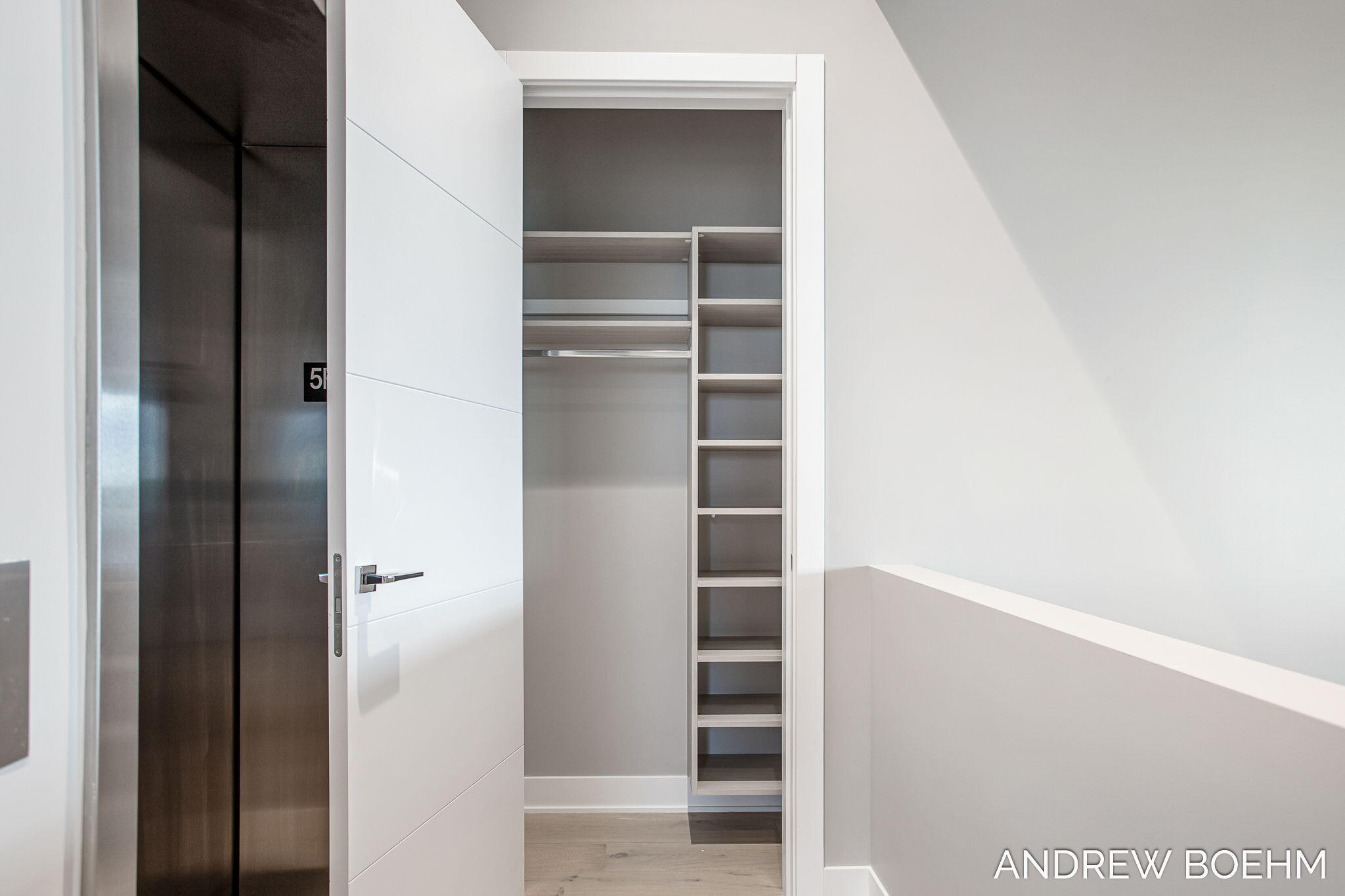 Holland, Michigan, 49423, United States, ,3 BathroomsBathrooms,Residential,Pending,1769506