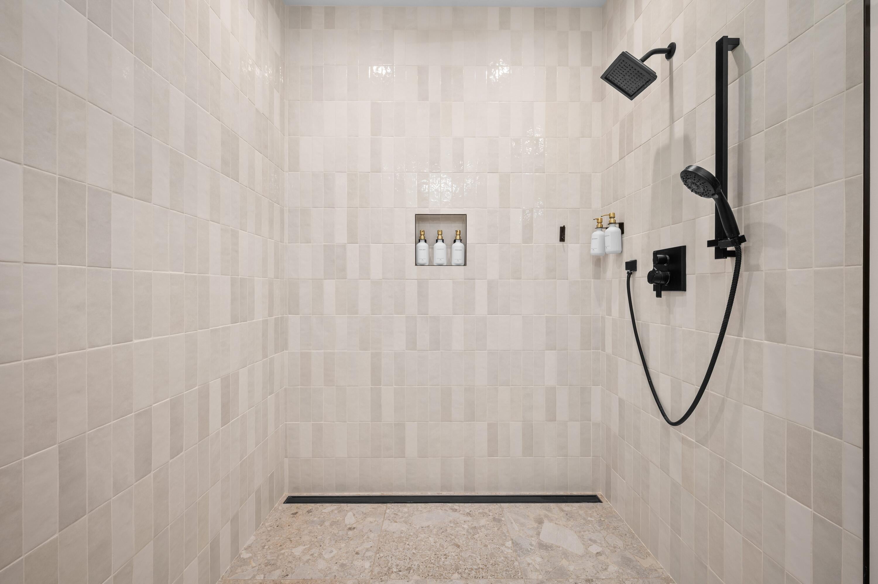 St. Joseph, Michigan, 49085, United States, 6 Bedrooms Bedrooms, ,6 BathroomsBathrooms,Residential,Active,1985598