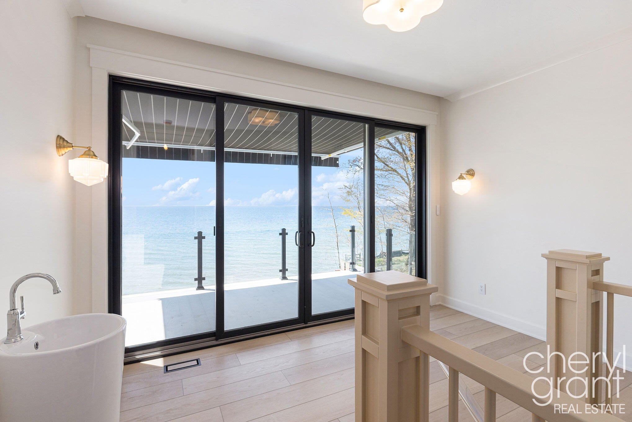 Fennville, Michigan, 49408, United States, 3 Bedrooms Bedrooms, ,4 BathroomsBathrooms,Residential,Active,1929432