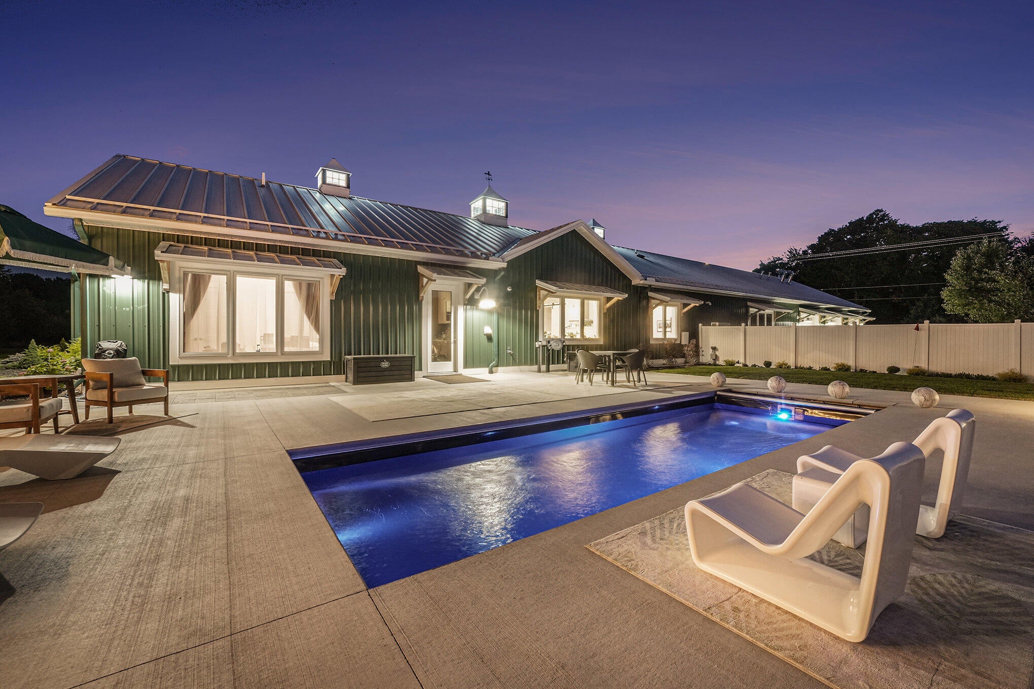 Fennville, Michigan, 49408, United States, 4 Bedrooms Bedrooms, ,4 BathroomsBathrooms,Residential,Active,1964494