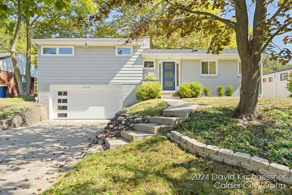 1526 SHERWOOD AVE SE, EAST GRAND RAPIDS, MI 49506 - Image 1